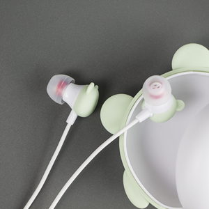 <span class=keywords><strong>Kiki</strong></span> Shoot-Auriculares bonitos de 3,5mm para ordenador portátil Android, tapones para los oídos con forma de oso rizado de dibujos animados - Product Image 3