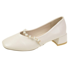 L'Ultima Tendenza 2025: <span class=keywords><strong>Scarpe</strong></span> da Donna con Tacco Spesso e Perle, Slip-On Estivo alla Moda con Punta Chiusa e Plateau - Product Image 2
