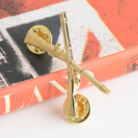 Pins de revers personnalisés en alliage de zinc moulé sous pression, imprimés en typographie 3D motif fusil croisé, plaqués laiton, pour collection, souvenir et cadeau