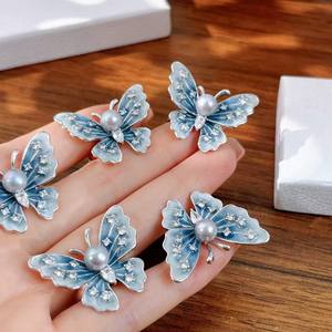Broches de Moda de Alta Gama Estilo Vacaciones de Verano, Aretes de Zirconia con Diseño de Gota de Mar Azul Salado y Mariposa, con un Diseño Fresco y Original - Product Image 3
