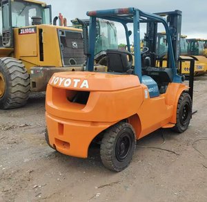 Kullanılmış <span class=keywords><strong>Toyota</strong></span> <span class=keywords><strong>5</strong></span> <span class=keywords><strong>Ton</strong></span> Dizel <span class=keywords><strong>Forklift</strong></span> Japon Orjinal Dengeli <span class=keywords><strong>Forklift</strong></span> <span class=keywords><strong>5</strong></span> <span class=keywords><strong>Ton</strong></span> Yükleme Kapasiteli <span class=keywords><strong>Toyota</strong></span> FD 50 Forkliftler - Product Image 4