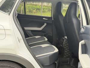 Volkswagen Tharu <span class=keywords><strong>XR</strong></span> 2025 1.5L Ruiyi SUV a Basso Chilometraggio, Vernice Originale, Pronto per la Spedizione FOB - Product Image 6