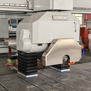 <strong>Sierra</strong> Puente De HQ-3220D De 5 Ejes Para El Corte De Encimeras, Losas Y Formas Personalizadas De Marmol Y Granito - Product Image 2