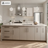 Meuble de cuisine moderne en chêne blanc avec portes à battants, aménagement en îlot, dimensions personnalisées, boîtes en panneaux mélaminés et rangement coulissant