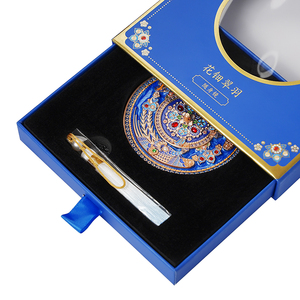 Boîte rigide de style chinois avec fenêtre ronde transparente, motif floral émaillé bleu vif, pour miroir de poche ou emballage d'ornements - Product Image 5
