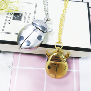 <span class=keywords><strong>Collana</strong></span> con Ciondolo Coccinella per Studentesse, Gioielli all'Ingrosso, Piccolo <span class=keywords><strong>Orologio</strong></span> da Tasca al Quarzo - Product Image 2