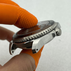 Vente en gros de pièces de montre pour hommes en acier inoxydable 316L avec verre saphir 20 ATM, finition brossée mate en titane, personnalisable, faible MOQ, NH35 - Product Image 5