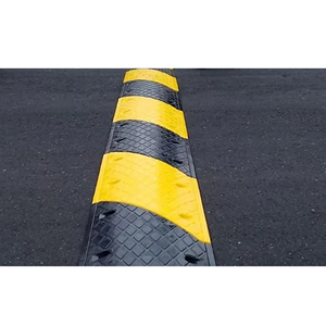 Factory Producing Modular Speed Bump Ramp Cable Protector Heavy Load Capacity Road Rubber Speed Bump For Sale - Product Image 2