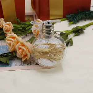 クリスマスの装飾品のためのLED透明ガラスボールで飾られた美しい花と泡ビーズ