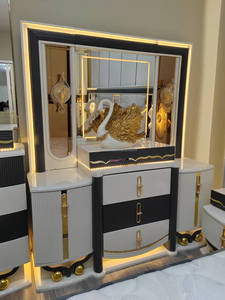 Elegante Juego de Dormitorio Super King Size con Iluminación LED, Armario de 8 Puertas, Muebles de Dormitorio King con Acabado de Alto Brillo - Product Image 5