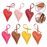 Nouveau porte-clés en PU mignon, élégant, simple, polyvalent, léger, coloré, en forme de cœur, pendentif pour sac à dos