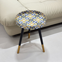 Plateau de service rond en plastique avec pieds amovibles, motif floral baroque vintage bleu jaune blanc, table d'appoint de canapé avec bordure dorée