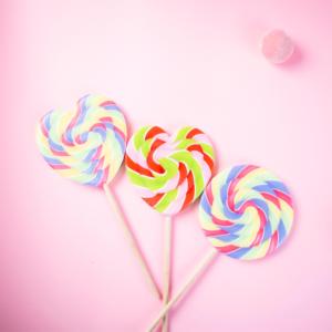 Sucettes géantes en gros d'usine, saveur fruits mélangés, bonbons durs géants en forme de cœur, emballage en boîte cadeau ronde pour la Saint-Valentin - Product Image 4