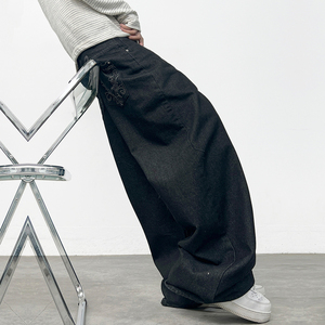 Jeans amples en denim noir surdimensionnés avec broderie florale, style streetwear décontracté pour hommes - Product Image 3