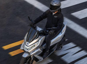 <span class=keywords><strong>Scooter</strong></span> de Dos Ruedas 150SC 150cc Refrigerado por Agua con ABS+TCS para Adultos, Motocicleta de Combustible para Desplazamientos - Product Image 2