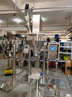 Machine de remplissage semi-automatique électrique pour sachets de poudre et barils, avec panneau PLC, buse anti-fuite et haute précision pour bouteilles en verre