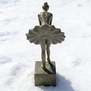 Figurine élégante de ballerine en résine, statue de danseuse abstraite, sculpture moderne pour la décoration de la maison ou du bureau - Product Image 4