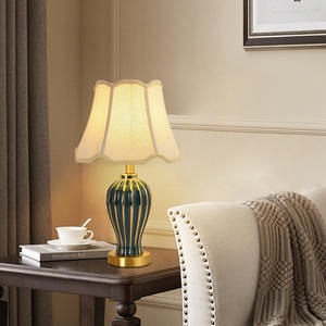 Lámpara de escritorio de hierro moderna con pantalla de plástico, fuente de luz LED, lámpara de mesita de noche para dormitorio, proveedor de garantía de 5 años, precio bajo - Product Image 4