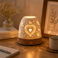 Lampe de nuit en céramique de porcelaine creuse, motif cœur, porte-bougie LED, blanc chaud, lampe de table pour la décoration de la maison et de la chambre