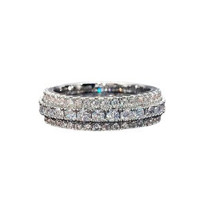 Anello Statement per Uomo e Donna, Stile Audace e Brillante, Gioiello da Dito alla Moda - Product Image 1