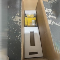 Distributeur automatique commercial d'autocollants à 2 colonnes, machine à monnayeur et distributeur de cartes pour les entreprises de tatouage et de cartes à collectionner