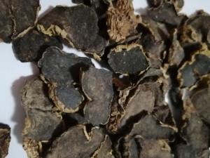 Venta té caliente de crudo de grado superior, rebanada de raíz seca comestible, té negro de jengibre, jengibre negro entero para alimentos - Product Image 2
