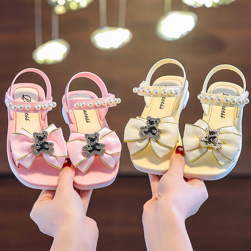 Wholesale Latest Design Girls Slippers Open-Toe Design