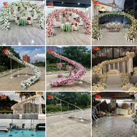 Support de fond de scène incurvé réglable en métal lisse, personnalisé, pour mariage, en alliage d'aluminium, avec rideau de perles de fleurs