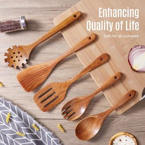 Set di 5 Utensili da Cucina in Legno con Impugnatura Confortevole, Set di Spatole in Teak Naturale Liscio per Cucinare a Casa - Product Image 6