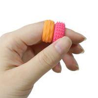 Anneaux en silicone colorés pour hommes, anneaux de massage en gel de silicone en gros avec 6 textures, jouets anti-stress pour la salle de classe/les voyages/le jeu