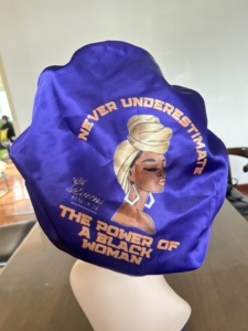 Bonnet en satin extra large personnalisé avec logo, pour tresses et cheveux, avec large bande et nœud, vente en gros - Product Image 2
