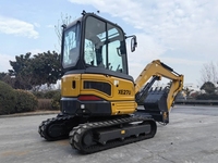 Mini-excavatrice sur chenilles compacte XE27U de 2,7 tonnes, pelle agile pour les projets de rénovation en espaces urbains étroits