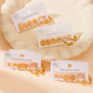 Boucles d'oreilles en acier inoxydable en gros, polyvalentes, haut de gamme, couleur or, clous et créoles de caractère - Product Image 1