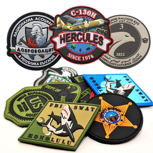 Insigne de patch en PVC en caoutchouc souple gaufré en Silicone de qualité supérieure fer sur des vêtements en bûche personnalisés patchs en PVC en Silicone 3D avec crochet et boucle - Product Image 5