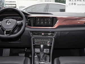 فولكس فاجن ثارو موديل 23 طراز 300TSI إصدار نيو مون، سيارة دفع رباعي مدمجة بميزات متقدمة وقيادة مريحة ومحرك بنزين فعال - Product Image 3