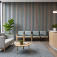 Panel Acústico de Madera de Fresno con Acabado de Color Personalizado, Panel de Listones de Madera con Fieltro PET, Diseño de Listones Personalizado, OEM ODM para Sala de Espera de Clínica Pediátrica