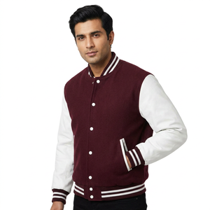 Blouson universitaire avec ceinture en tricot épais, manches contrastantes et empiècements sur le devant pour un style universitaire distinctif et inspiré du sport - Product Image 1