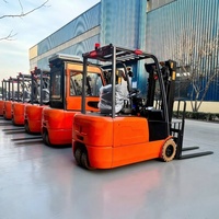 Chariot élévateur électrique à trois roues de 1,5 tonne |   Option de batterie au lithium |   Petit rayon de braquage |   Certifié CE