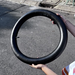 Cámara de Aire para Motocicleta KUMA 3.00-17 de Caucho Butílico, Cámara de Aire de Alto Rendimiento para Motocicletas de Calle y Deportivas, Fabricada en Vietnam - Product Image 2