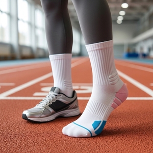 Chaussettes de sport athlétiques blanches, roses, bleues, couleur personnalisée, respirantes, en spandex et polyester, pour adultes, été, course à pied - Product Image 1