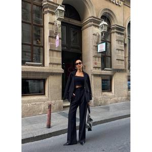 ชุดสูททอผ้าสำหรับผู้หญิงผิวสี ชุดแจ็คเก็ตทรงบัสติเยร์แขนสั้นติดกระดุม 4 เม็ด และกางเกงขายาว - Product Image 4