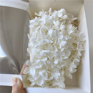 Pagode d'hortensias à feuilles moyennes, fleur stabilisée, décoration en forme d'éventail, bouteille flottante, bougie d'aromathérapie, fabriqué en Chine, emballage en boîte - Product Image 4