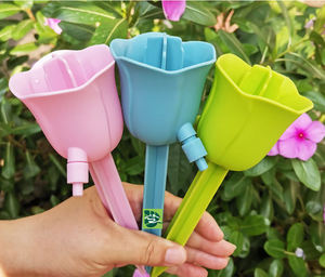 Nouvelle pointe d'arrosage en plastique pour la plantation système de goutte à goutte d'arrosage intérieur extérieur pour l'irrigation goutte à goutte de plante paresseuse pour fleur - Product Image 1