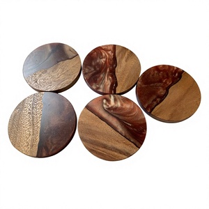 Lot de 5 sous-verres en bois d'acacia naturel avec bord brut, accessoires de bar écologiques fabriqués au Vietnam - Product Image 1
