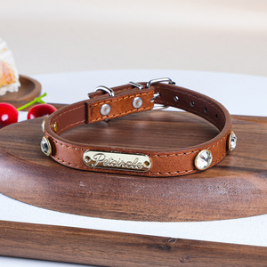 Collar Ajustable con Etiqueta Dorada para Mascotas, Perros Pequeños, Cachorros, Accesorio Práctico y Conveniente para Viajes - Product Image 3