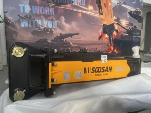 SQ43 Nouveau marteau hydraulique SOOSAN, type boîte, avec burins de 75 mm pour excavatrices, chargeuses-pelleteuses, chargeuses compactes - Product Image 3