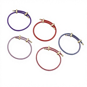 <span class=keywords><strong>Bracelet</strong></span> unisexe tressé de style chinois moderne avec boucle en forme de huit dorée <span class=keywords><strong>et</strong></span> cordon <span class=keywords><strong>rouge</strong></span>, par Jinyuan - Product Image 3