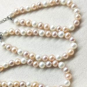 สร้อยข้อมือไข่มุกคุณภาพสูงสำหรับเด็กผู้หญิง สีผสม ขาว ชมพู ม่วง ลูกปัดเล็ก สร้อยข้อมือไข่มุกคุณภาพดี - Product Image 4