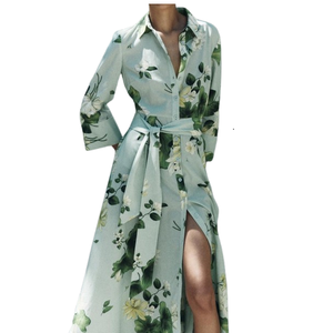 Robe élégante à fleurs feuillues de grande taille avec un design unique et un look élégant, idéale disponible au prix de gros - Product Image 1