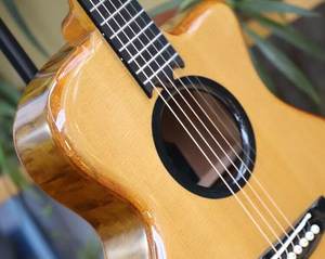 Chitarra Acustica All-Solid da 38 Pollici Pronta per la Spedizione di Alta Qualità in Phoebe Dorato, Personalizzabile con Abete, Mogano, Palissandro e Corde in Nylon - Product Image 5